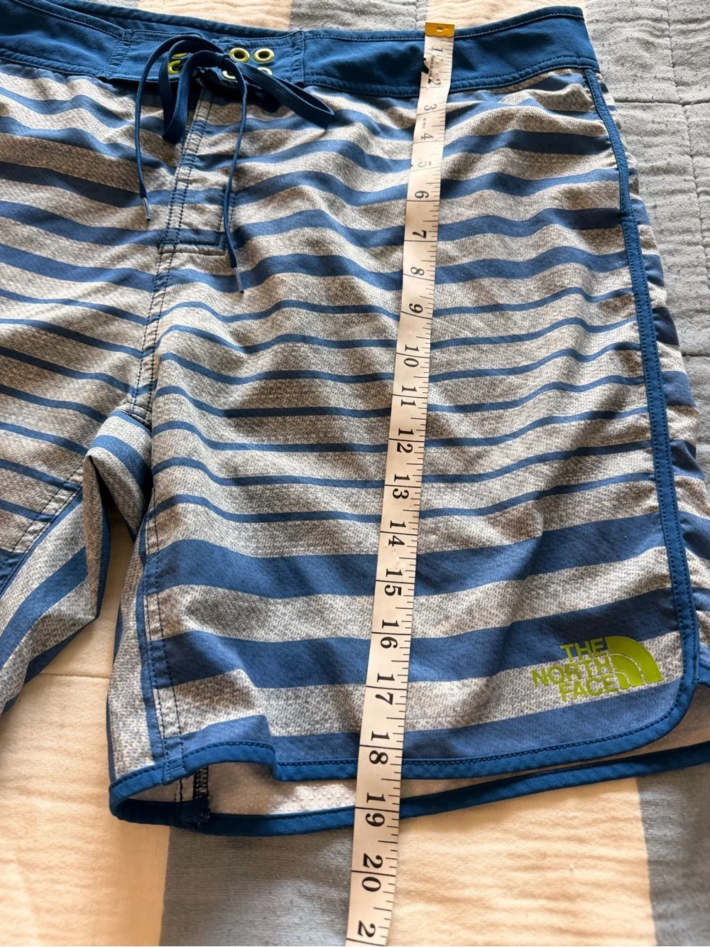 The North Face Blue and White Stripe 4-Way Stretch Boardshorts Swim Size 38